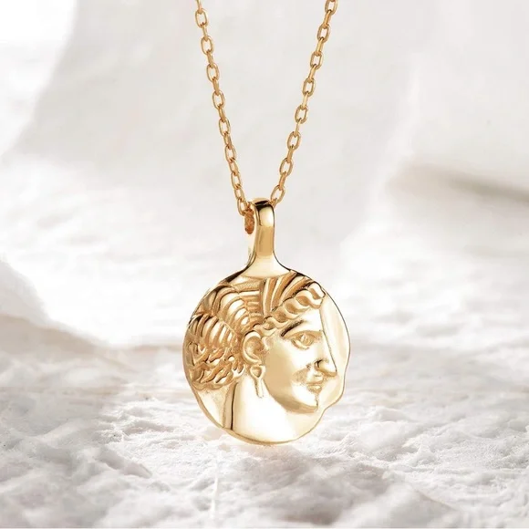 NEW 18K Gold Plated Gold Medallion Pendant Necklace